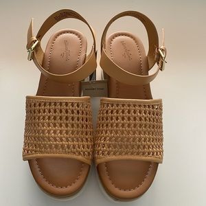 Universal Thread Alba Platform Heels Tan Size 8.5